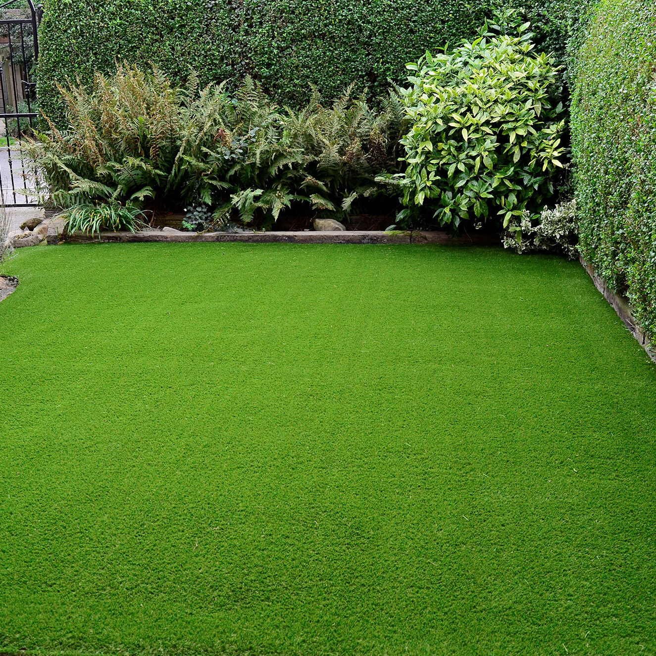 artificial grass back gardens